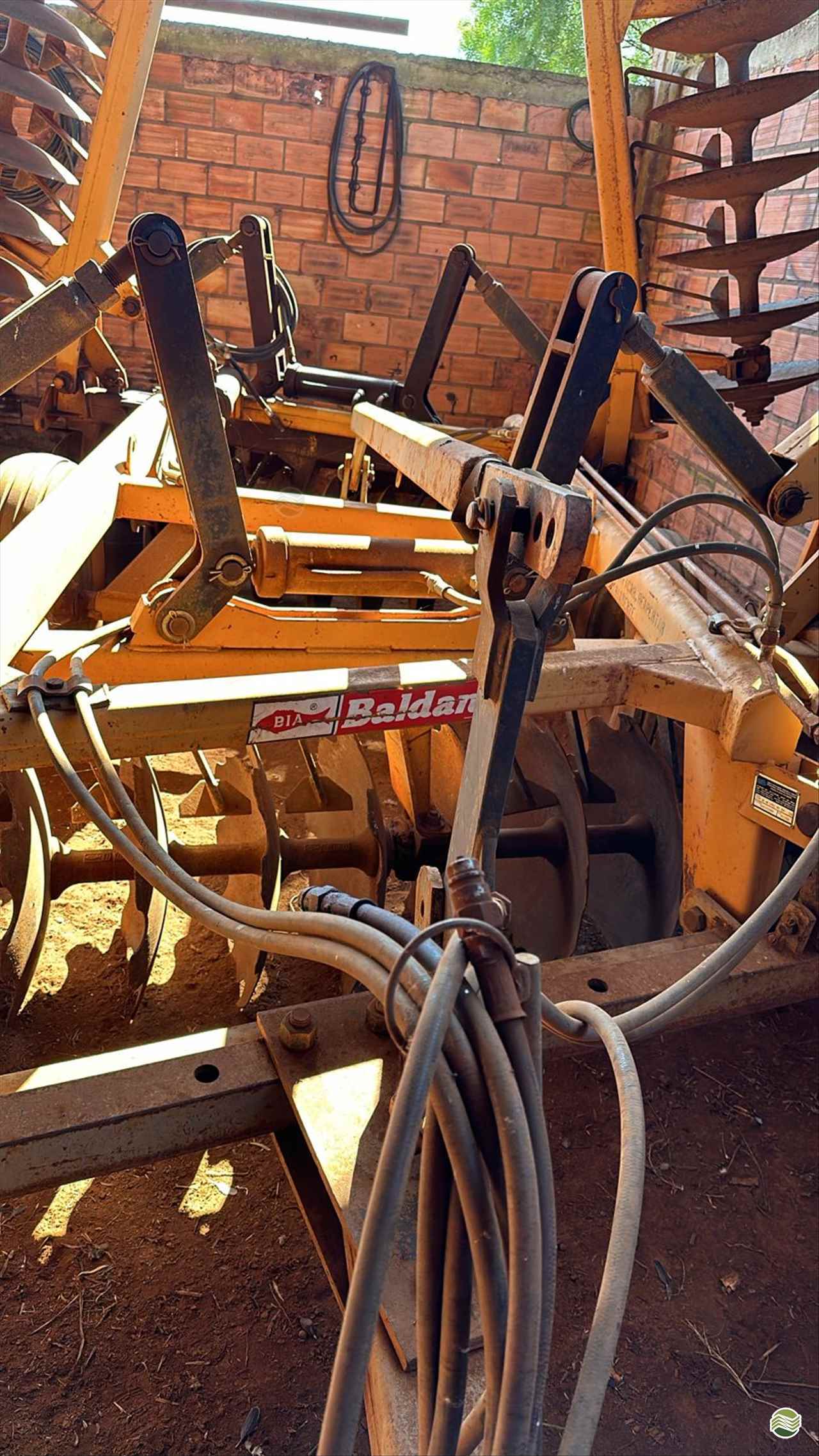 IMPLEMENTOS AGRICOLAS GRADE NIVELADORA NIVELADORA 48 DISCOS Pessette Máquinas Agrícolas CHOPINZINHO PARANÁ PR